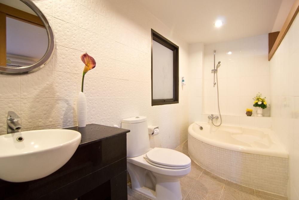Bella Villa Metro Pattaya Ngoại thất bức ảnh