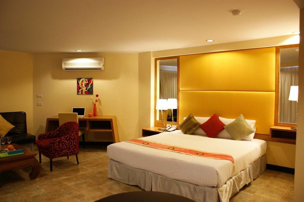 Bella Villa Metro Pattaya Ngoại thất bức ảnh