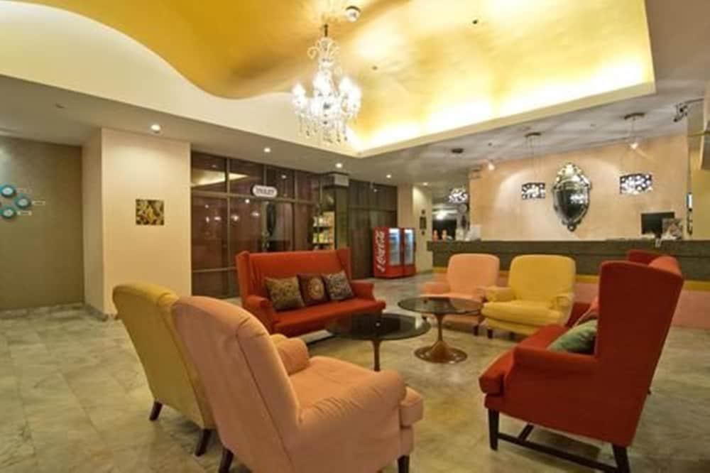Bella Villa Metro Pattaya Ngoại thất bức ảnh