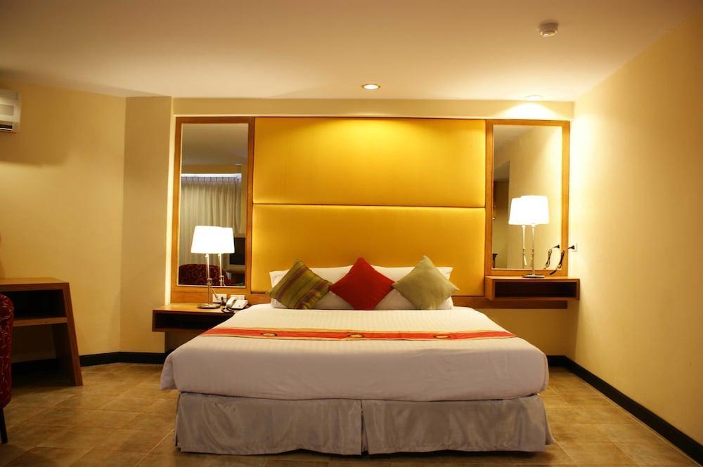 Bella Villa Metro Pattaya Ngoại thất bức ảnh